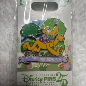 Disney Parks Spring Season‎ 2025 Pluto Pin Limited Edition LE 1250 on pin card